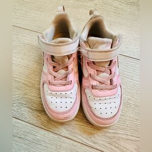 Nike Court Borough Kids Sneakers in Pink and White